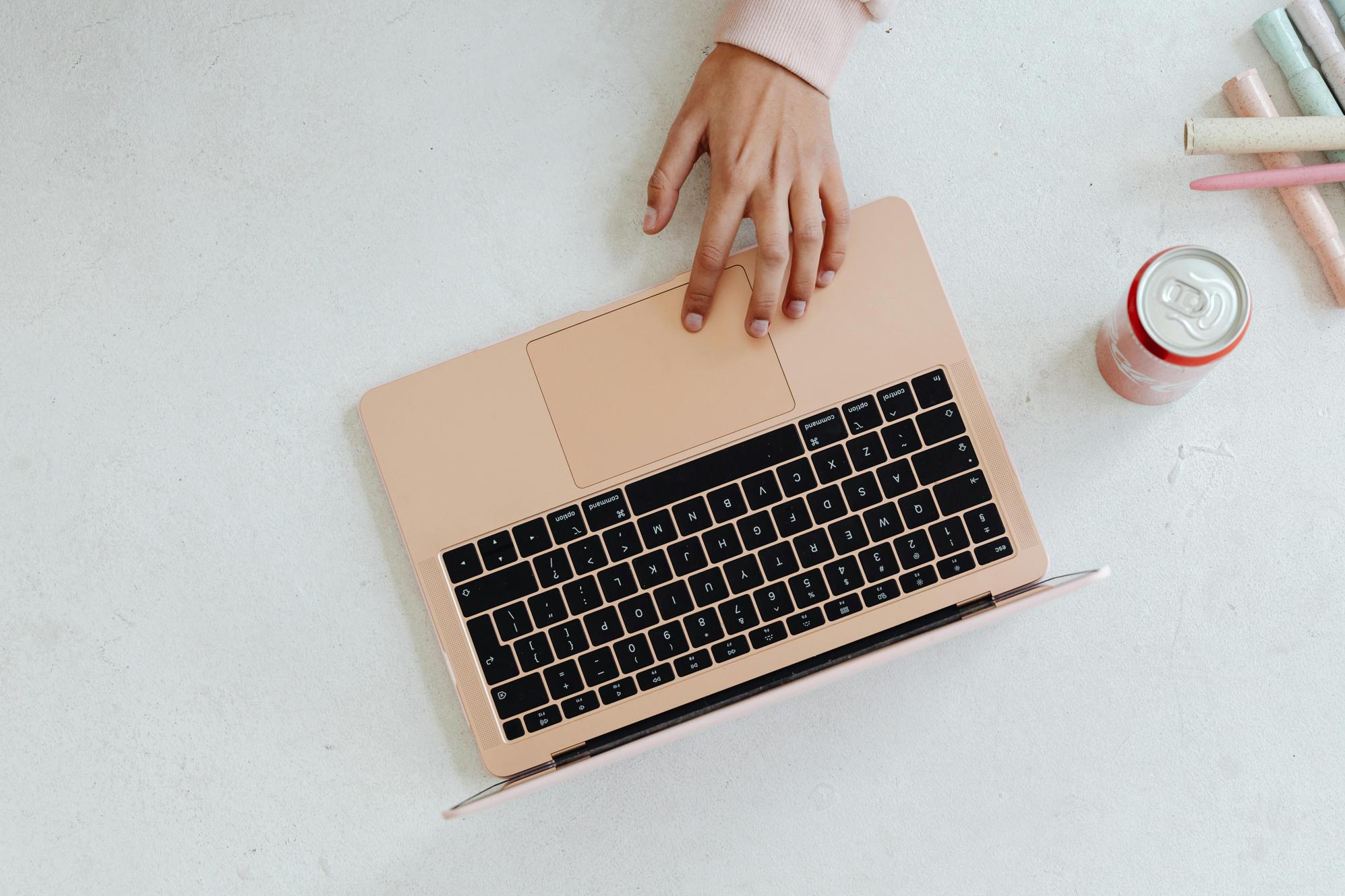 ¿Por qué no puedo cerrar sesión en mi laptop?